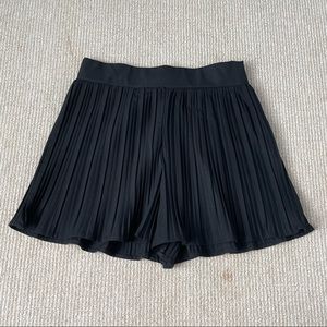 ZARA pleated shorts black